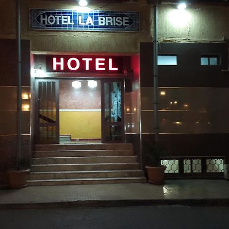 Hotel La Brise عين الترك المظهر الخارجي الصورة